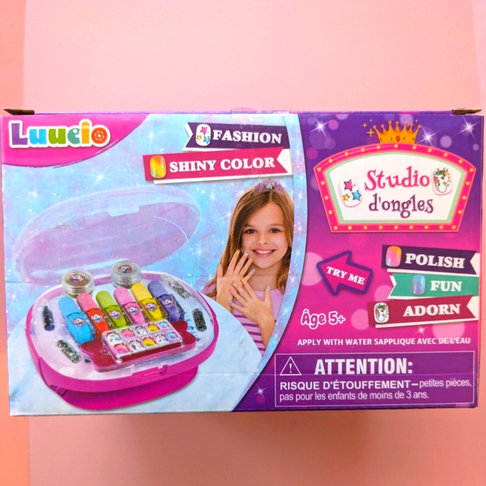 LUUCIO NAIL STATION W/ NAIL DRYER (NWT)